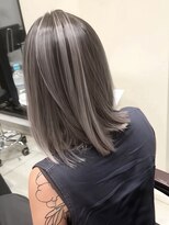 ハーパーズ 渋谷(harpers)&nbsp;ホワイトグレーベージュミディアムバレイヤージュボブ