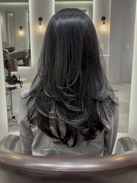 ケリーアン 太田(kelly.un) ミディアムレイヤー / ブルーブラック / コリアンブラック