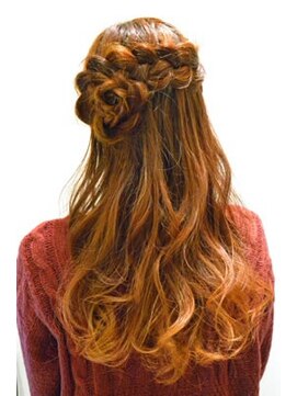 ナチュール(naturl) 編み込みお花のダウンスタイル