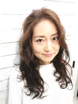 フェリーラメール(FEERIE la mer) 『FEERIE』　エレガンス風スパイラルウェーブ