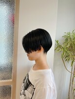 エレノア 梅田店(Eleanor) 刈り上げショートボブ。