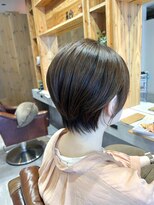 アドラーブル 駅南店(adorable)&nbsp;20代30代40代抜け感ショートレイヤーミルクティベージュ