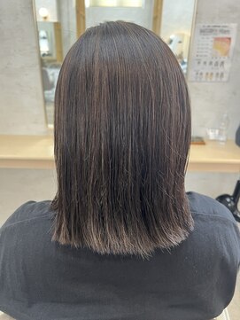 ヴェルサ(Versa) 控えめハイライトスタイル