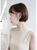 chocolate brown × 耳掛けボブ