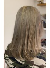 ヘアーメイク チェリー(hair make cherry) カラーオンカラーでアンニュイな色合いに・・・