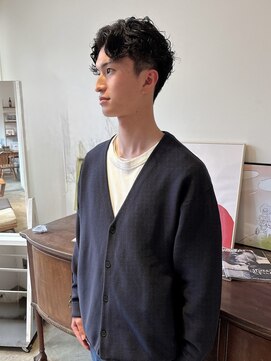 ヘアーアイストゥーレ(HAIR ICI TRE) メンズパーマ　センターパート　ニュアンスパーマ