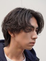 フィフス トウキョウ (fifth TOKYO) センターパートとも相性の良い自然な動きのルーズパーマ