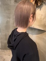 コティナ(cotina.)&nbsp;ミルクティーベージュハイトーンブリーチ切りっぱなしボブ