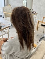 レヴィア(REVIA)&nbsp;レイヤーカットハイライトブリーチミルクティーベージュ