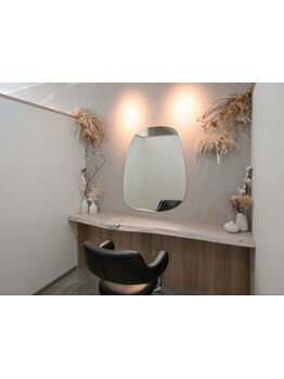 完全マンツーマン施術☆半個室の上質サロンで、周りを気にせずゆっくりとしたサロンタイムを過ごしたい方へ