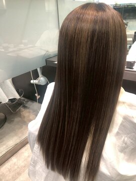 ファムバイアヴァンス(Femme by AVANCE.) ナチュラルブラウンストレート