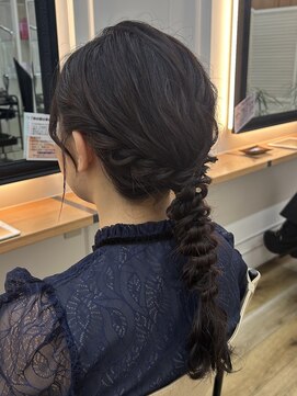ロビー(LOBBY) 編みおろし お呼ばれヘア ミディアムヘア