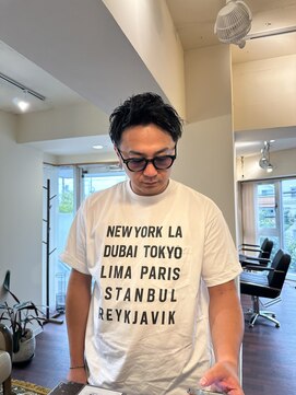 シーン(scene) 大人の男
