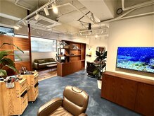 Barber Club【バーバークラブ】の雰囲気（広々な店内〈バーバー/フェード/メンズカット/シェービング〉）