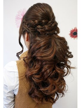 ラウンドファイブ(ROUND-5) ハーフアップ♪