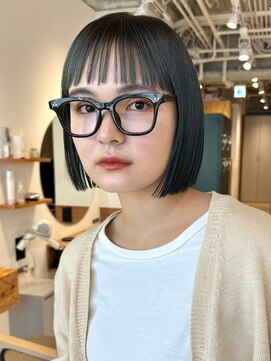 ノイカーム(noi Calm) ショートカット前下がりボブショートボブグレージュカラー