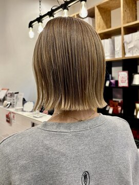ラヴィズム 新潟西区小新(LUVISM) ボブ/ミディアム/ミニボブ/ショート/切りっぱなし新潟西区　小新