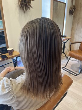 ラッドヘアー(Rad hair) 鎖骨ラインボブ×シャドウルーツカラー