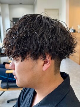 フゥ 宇都宮(FeU) メンズ波巻きスパイラルパーマシャドウパーマツイストパーマ緩め