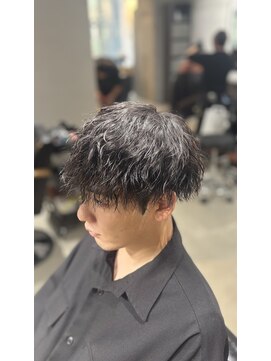 ブルニール 心斎橋(BLEUNIR) 冬におすすめツイストスパイラル　縦落ちパーマ