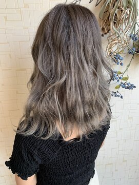 グラムアッシュ(GLAM ASH) シルバーグラデーション