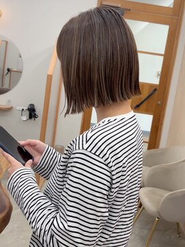 コットバイ ラヴェスト(Cott by lovest) ハイライトで透明感up◎切りっぱなしボブ×ミントベージュ