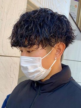 ジーニー 新百合ヶ丘(Genie) フェザーパーマサーフカール刈り上げセンターパート