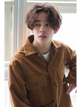 アリエッタ アザブ(ARIETTA AZABU) 外国人くせ毛風パーマ×かき上げヘア　センターパート　メンズ