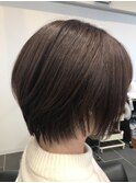 グレージュ×ショートボブ