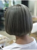 大人の個性派スタイル ハイトーン ショートボブスタイル