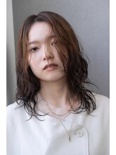 ヘアカラーしたいけど髪へのダメージは気になる…そんな方におすすめの【ケアカラー】