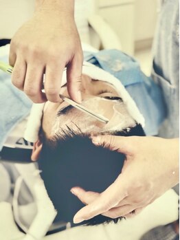 イントウキョウメン(INTOKYO MEN)の写真/男の身だしなみを整える！清潔感を重視したスタイルで第一印象◎眉カットやお顔そりにもぜひ♪
