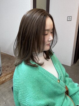 ソエル(Soell) レイヤーカット　アースカラー　オリーブカラー　くせ毛　40代