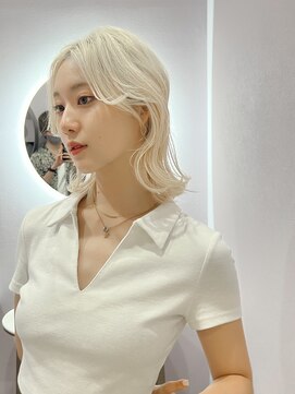 ジーナ 名駅(XENA.) 韓国風巻き/姫カットレイヤー/ホワイトブロンド/髪質改善★75