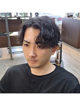 ヘアーサロン カヴィエ(hair salon covie) スパイラルパーマ　センターパート　メンズパーマ