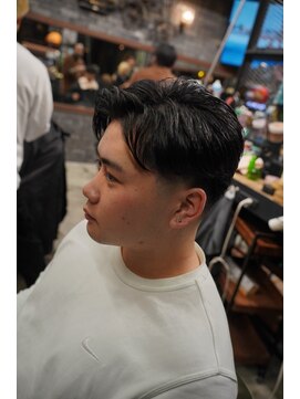 フォーコーナーズカットショップスリーセント 栄(FourCornersCutShop 3/cent) テーパーフェード