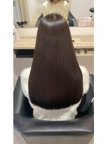 ワンコンセプト(ONE CONCEPT)&nbsp;弱酸性ストレートとカラーで艶髪ロングへ