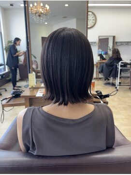 トップスタイル リッチ アッシュグレージュカラー/外はねボブ