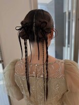 アヴェイル ヒロオ(a'vail Hiroo) 大流行のカチモリヘアにタイトツインヘアセット