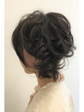 ヴェイスサロン(Vase Salon) 刈り上げセンターパートクラゲヘアーオリーブグレー50