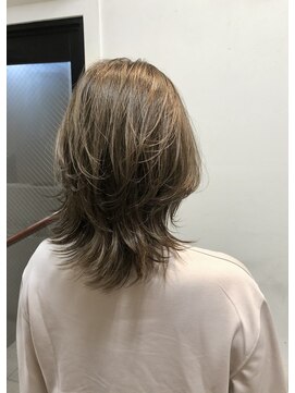 ペネロープ(Penelope) ［新宿］ミディアムウルフレイヤー/イルミナカラー　担当　夕島