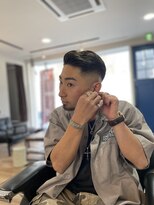 リアン プレミアムバーバー(Lien premium barber) フェードスタイル　サイドパート