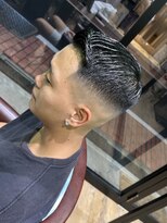 ムア(MUA)&nbsp;フェザーアップ　スキンフェード　フェードカット