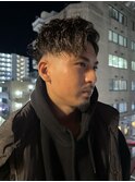刈り上げツーブロックスパイラルパーマアップバングメンズヘア