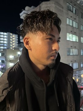 ロミーオム 本厚木(ROMMY. Homme) 刈り上げツーブロックスパイラルパーマアップバングメンズヘア