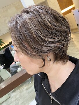 プレフェレプレフェ(prefere prefe) 白髪ぼかしハイライト×ショートパーマ