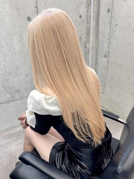 ブロンドベージュ　ロングストレート