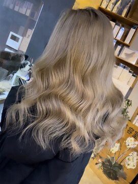 ヘアーデザイン ディードット ウル(D. ulu) 【渡辺秀斗】ブロンドヘア