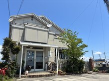 ナチュレヘアー(Nature hair)の雰囲気（店前にはゆったりとした駐車場有り）