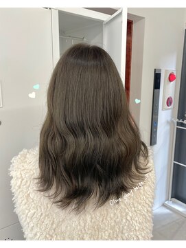 ヌーヴェル(nouvelle) オリーブグレージュ×セミロング